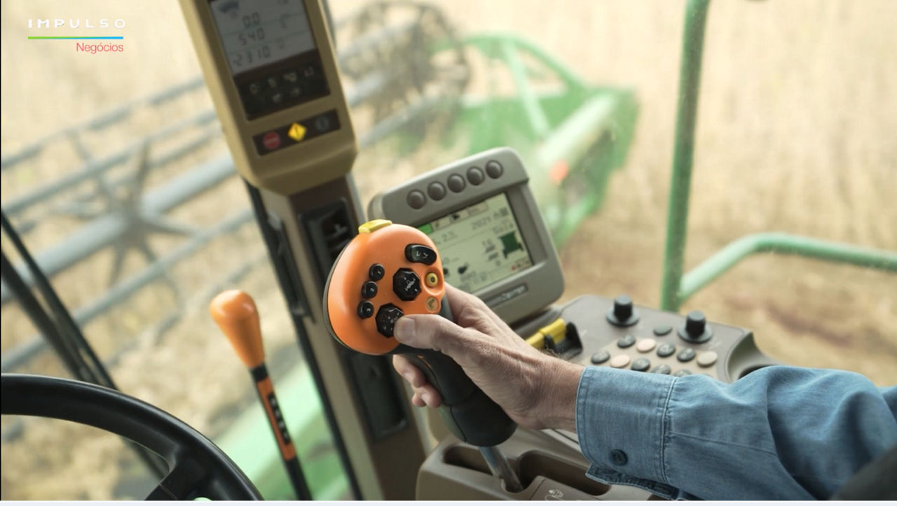  FieldView Advisor gera um ranking das variedades mais indicadas para cada    ambiente produtivo, incluindo recomendações de densidade de semeadura e janela    ideal de plantio.  